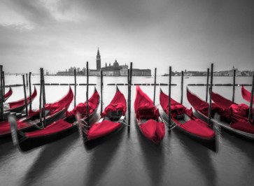 Assaf Frank - Bunch of Roses and umbrella on pier with gondolas moored in canal, Venice, Italy