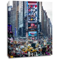 Assaf Frank - Commuters on busy Broadway in Ney York City near Times Square