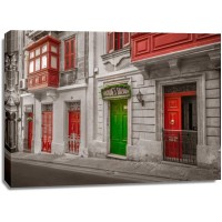 Assaf Frank - Traditional maltese house in Birgu, Malta