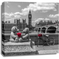 Assaf Frank - Teddy Bears with red rose agasint Westminster Abby, London, UK