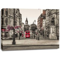Assaf Frank - Streets of London city with double decker bus, UK
