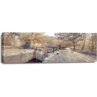 Assaf Frank - Canal lock